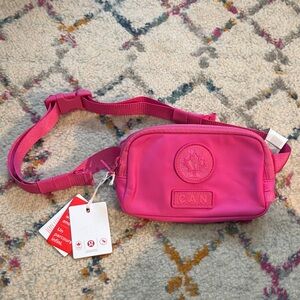 NWT Hard to find Lululemon Canada Edition Pink Belt Bag 🇨🇦